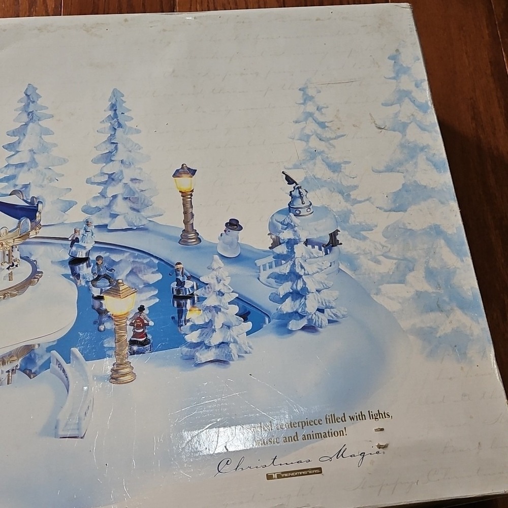 Trendmasters Winter Wonderland Christmas Magic Musical Ice Skating Carnival 1997 - Picture 4 of 16